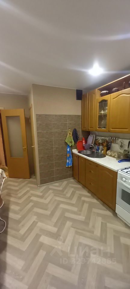 Продажа 3-комн квартиры на вторичном рынке 6-й мкр,  д. 20А