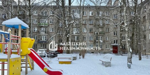 2-комн квартира Школьная улица,  д. 17