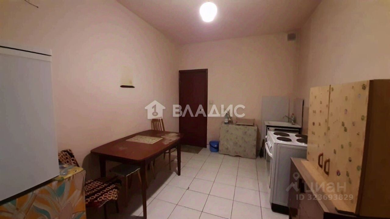 Продажа 2-комн квартиры на вторичном рынке Байкальская улица, 18К1