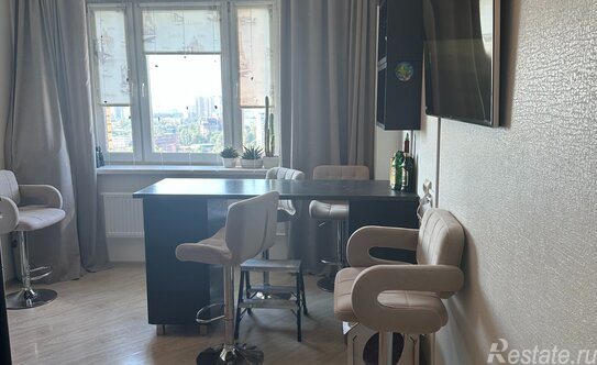 Продажа 2-комн квартиры на вторичном рынке улица Есенина,  д. 1 к1