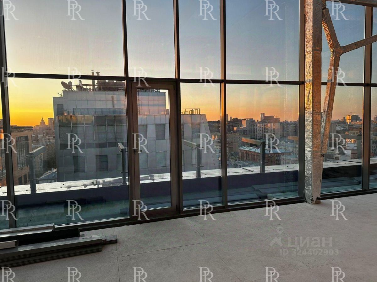 Продажа 4-комн квартиры на вторичном рынке 2-я Брестская улица, 6