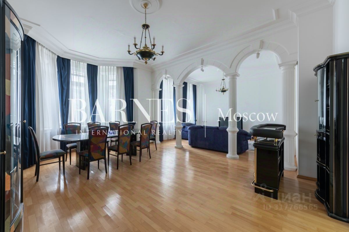 Продажа 4-комн квартиры на вторичном рынке улица Знаменка, 13С1
