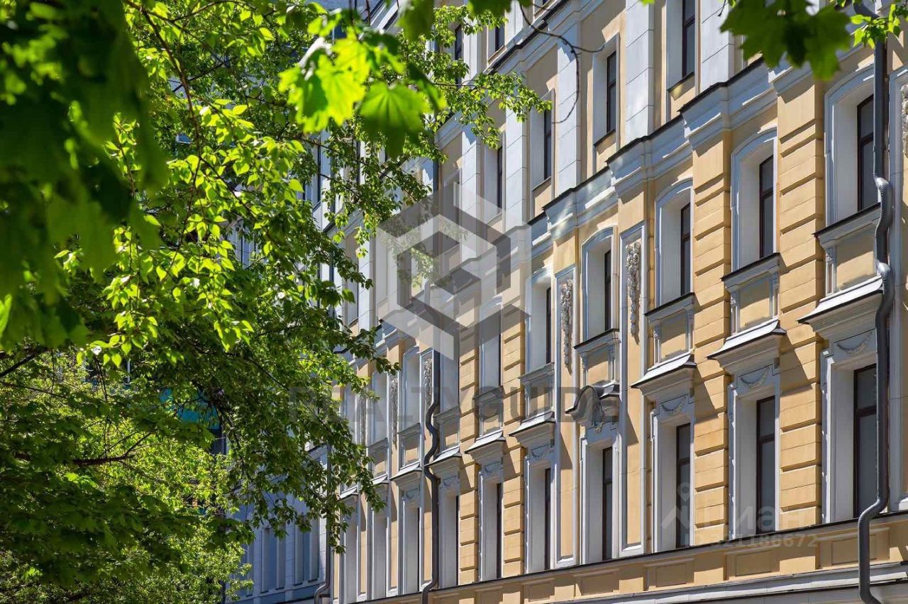 Продажа 1-комн квартиры на вторичном рынке Поварская улица, 8/1к1