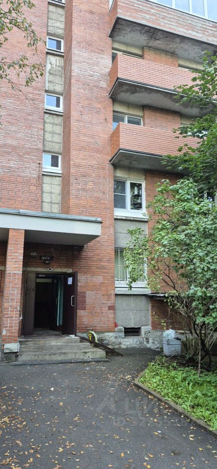 Продажа 1-комн квартиры на вторичном рынке проспект Тореза, 33