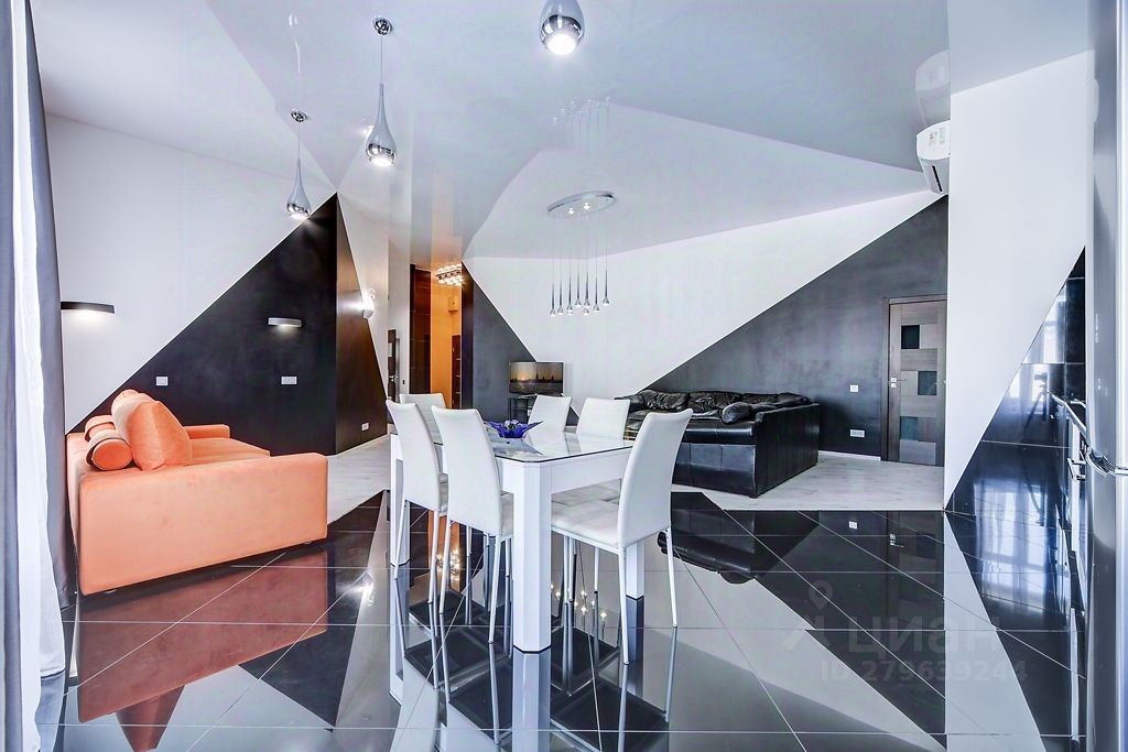 Продажа 3-комн квартиры на вторичном рынке Невский проспект, 81