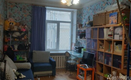 Продажа 2-комн квартиры на вторичном рынке Колпино г, Веры Слуцкой ул,  д. 9