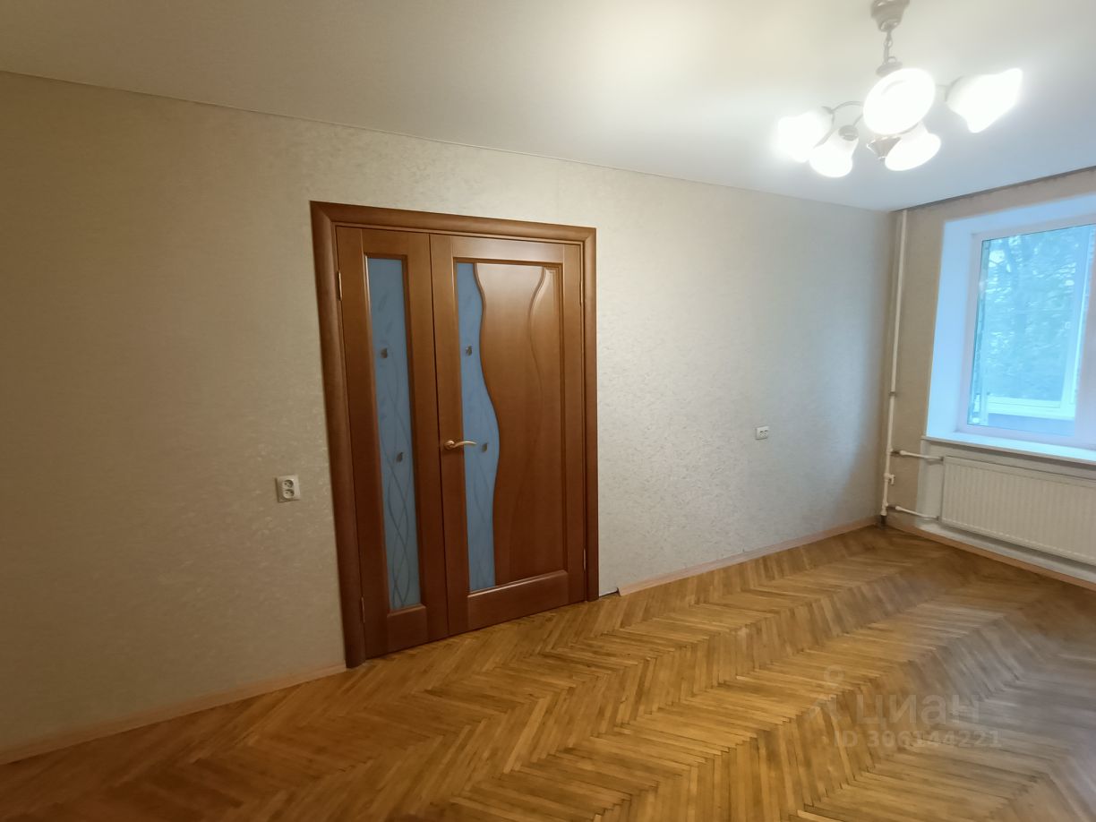 Продажа 2-комн квартиры на вторичном рынке улица Пилотов, 23