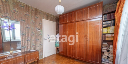 3-комн квартира улица Коммуны,  д. 48