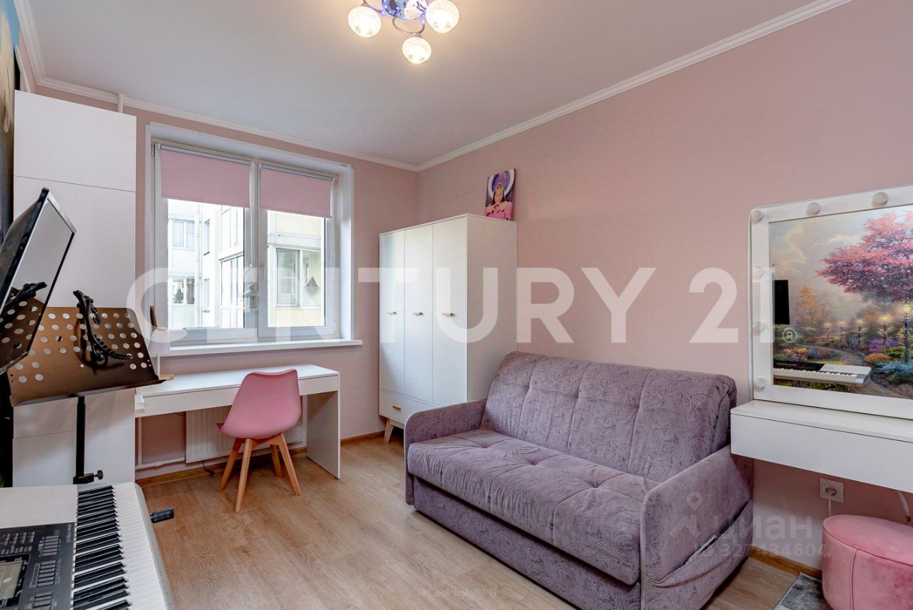 Продажа 3-комн квартиры на вторичном рынке Всеволожск, Советская улица, 18