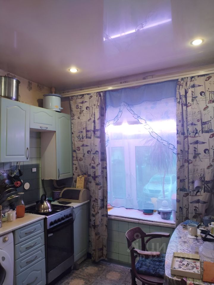 Продажа 4-комн квартиры на вторичном рынке Парковая 7-я ул