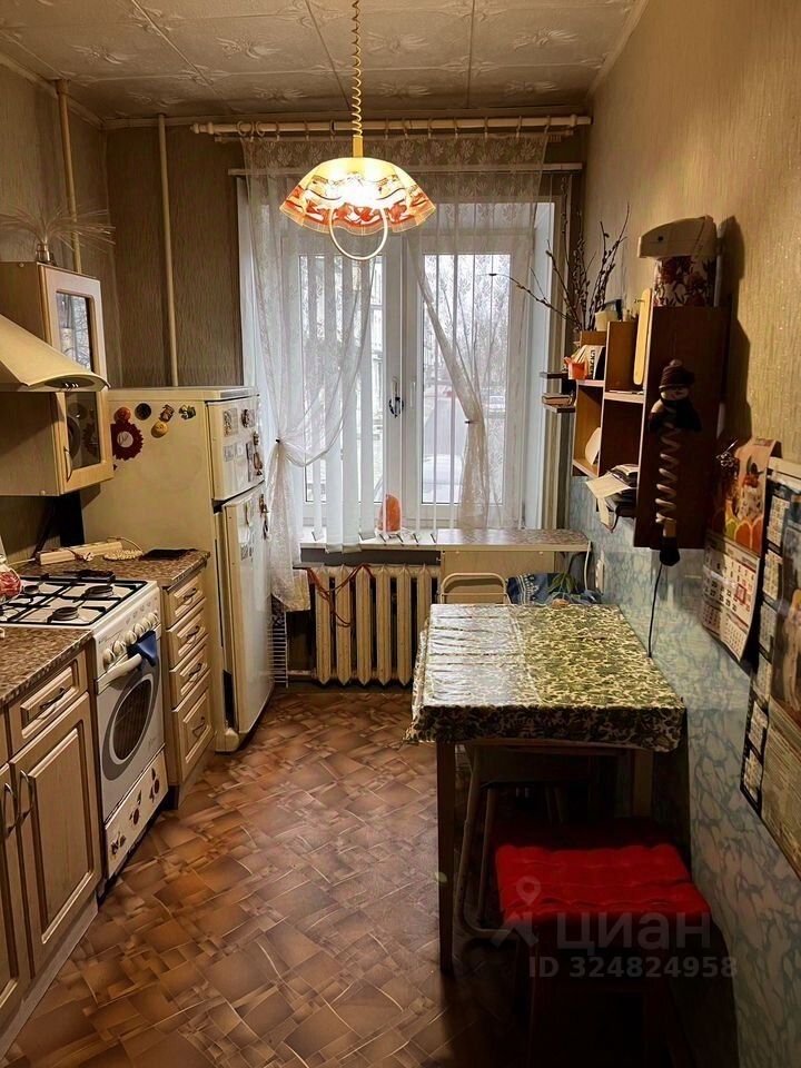 Продажа 2-комн квартиры на вторичном рынке Гатчина, улица Рощинская, 24