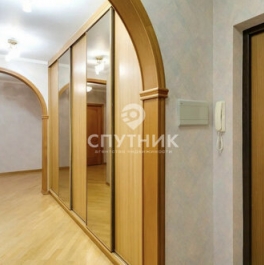 Продажа 3-комн квартиры на вторичном рынке Осенняя улица,  д. 18