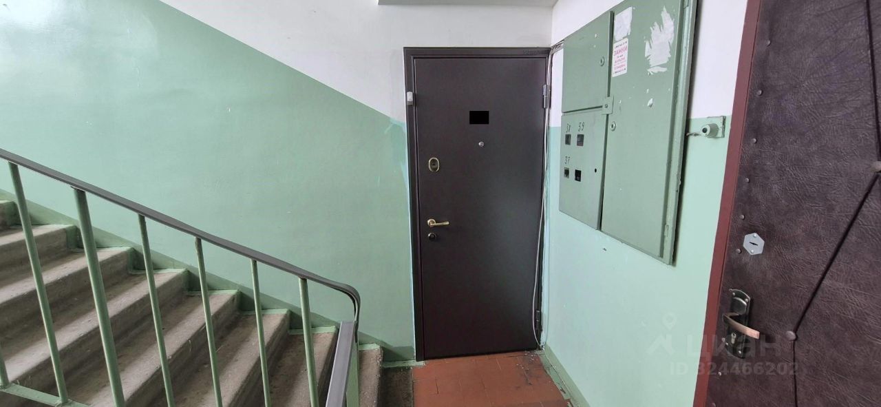 Продажа 2-комн квартиры на вторичном рынке Западный мкр, улица Рабочая, 45