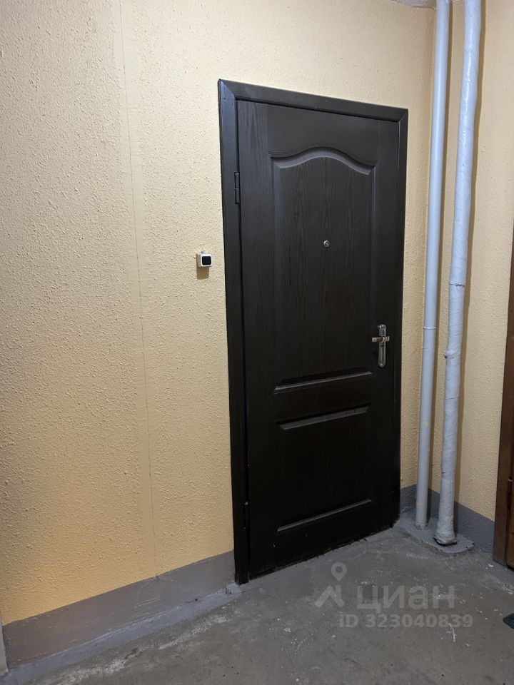 Продажа 1-комн квартиры на вторичном рынке Богатырский проспект, 61К1