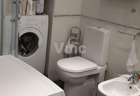 Продажа 4-комн квартиры на вторичном рынке Ломоносовский пр-кт,  д. 41 к1