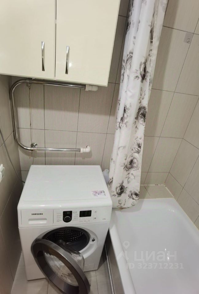 Продажа 3-комн квартиры на вторичном рынке Опалиха мкр, улица Дежнева, 9