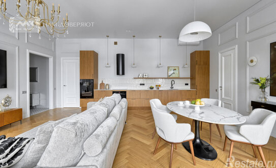 Продажа 4-комн квартиры на вторичном рынке Сытнинская улица,  д. 10