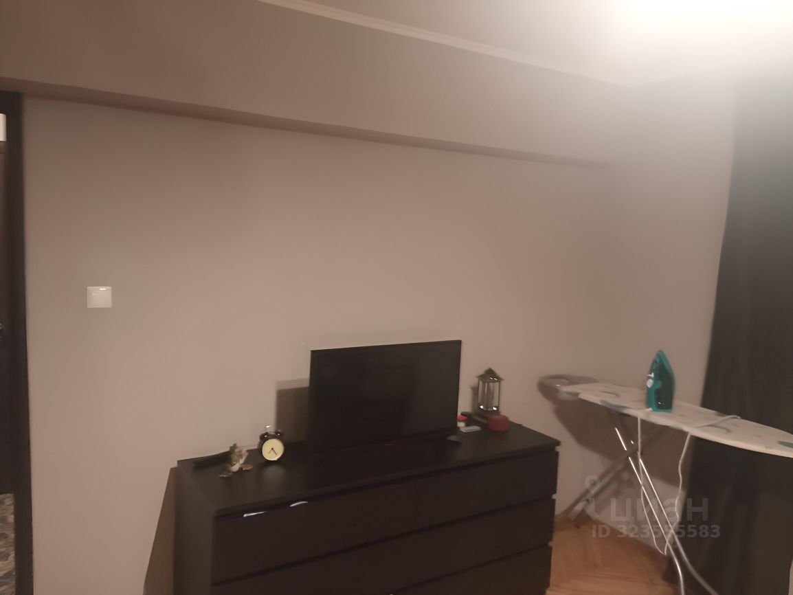 Продажа 1-комн квартиры на вторичном рынке улица Менжинского, 21