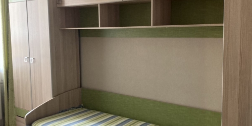 4-комн квартира Кедрова ул, 19