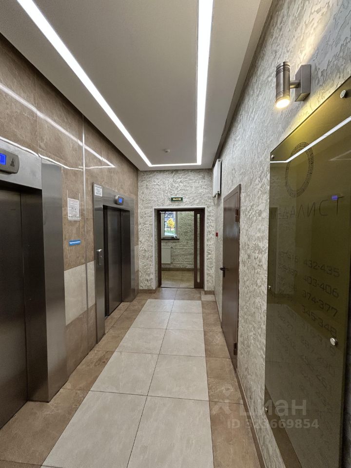 Продажа 2-комн квартиры на вторичном рынке проспект Маршала Блюхера, 7к1