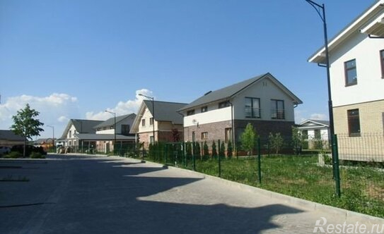 Продажа 3-комн квартиры на вторичном рынке Троицк г, 2-я Изумрудная ул,  д. 3,  к. 1