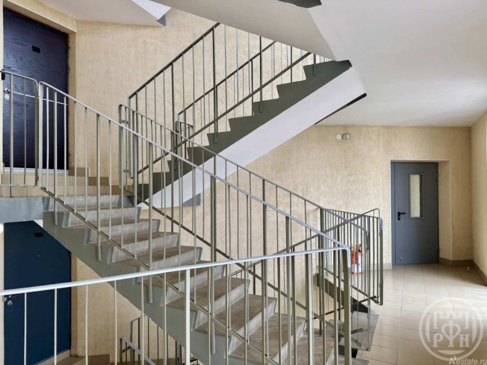 Продажа 3-комн квартиры на вторичном рынке Петергоф г., Парковая ул. ,  д. 20