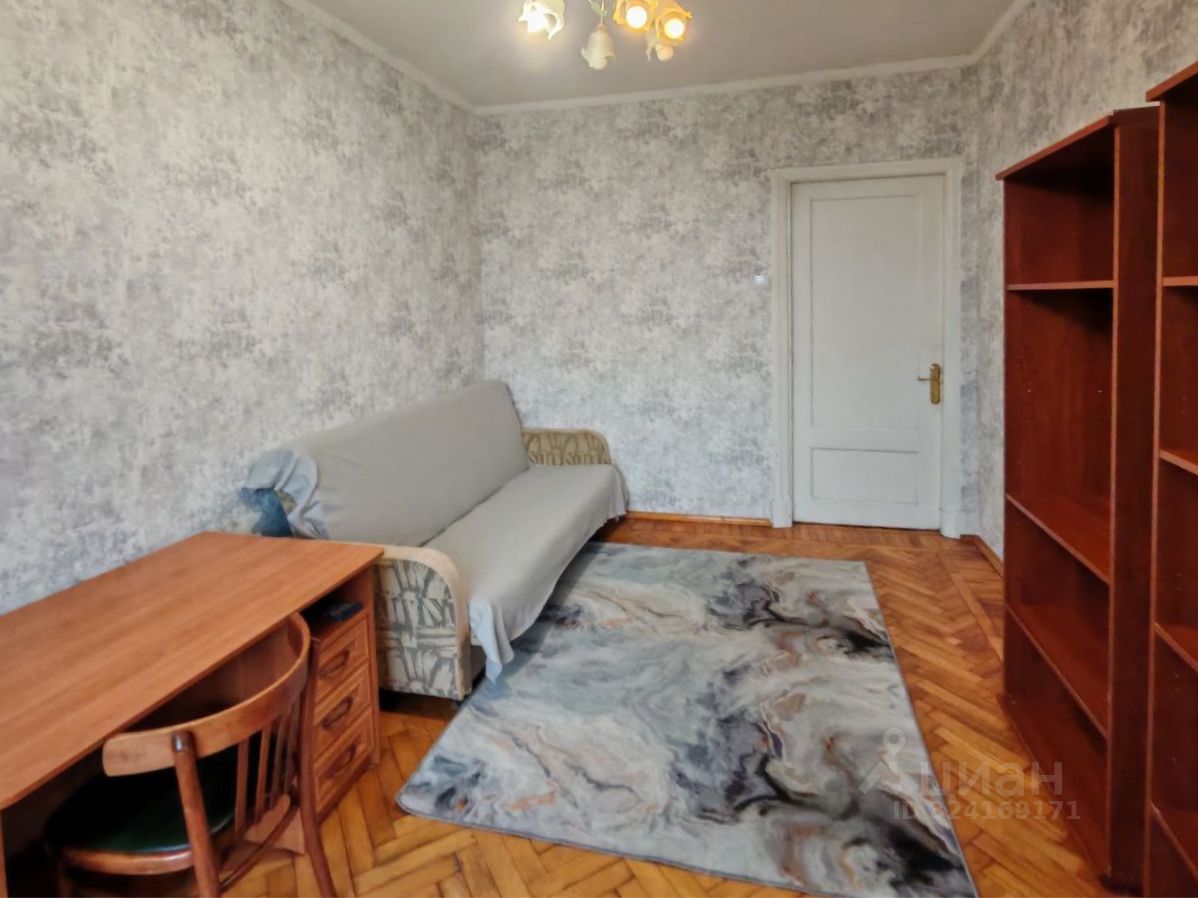 Продажа 3-комн квартиры на вторичном рынке Благодатная улица, 34