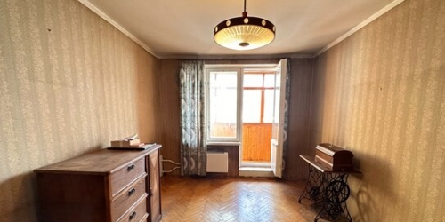 3-комн квартира ул Красных Зорь,  д. 37