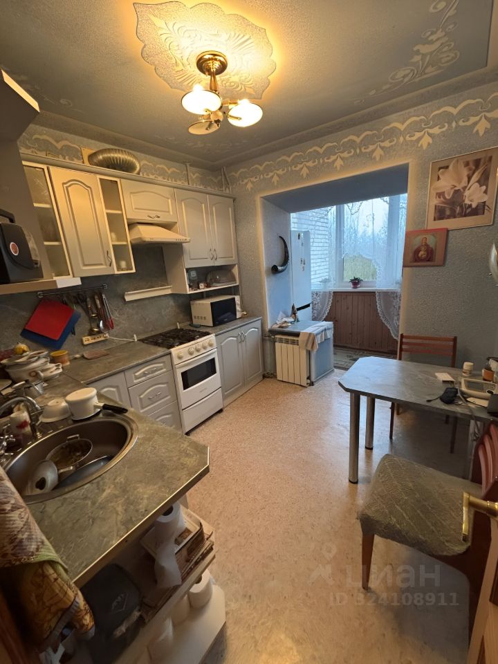 Продажа 2-комн квартиры на вторичном рынке Никольское, Школьная улица, 2