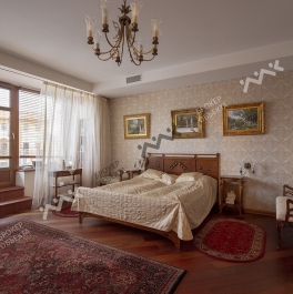 Продажа 1-комн квартиры на вторичном рынке Итальянская ул,  д. 12