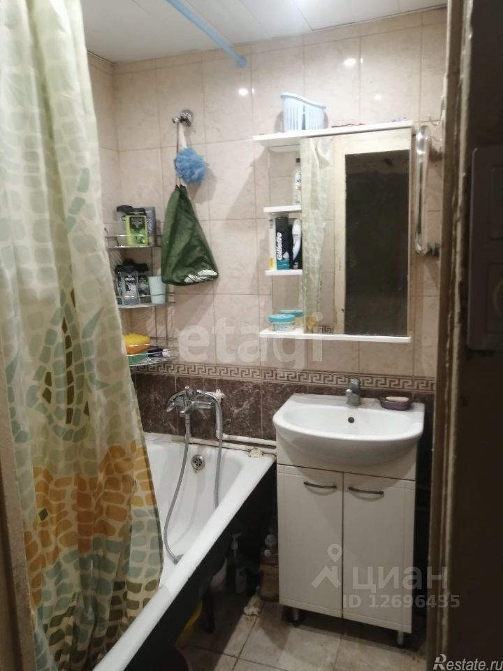 Продажа 3-комн квартиры на вторичном рынке Стройковская улица,  д. 6
