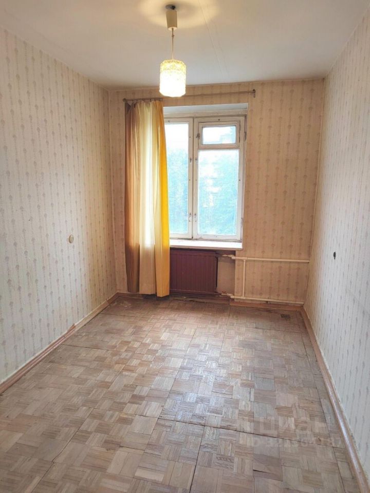 Продажа 2-комн квартиры на вторичном рынке улица Седова, 68