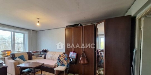 3-комн квартира ул Молостовых,  д. 17,  к. 2