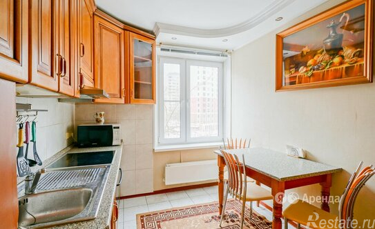 Аренда 3-комн квартиры на вторичном рынке Заревый проезд,  д. 4