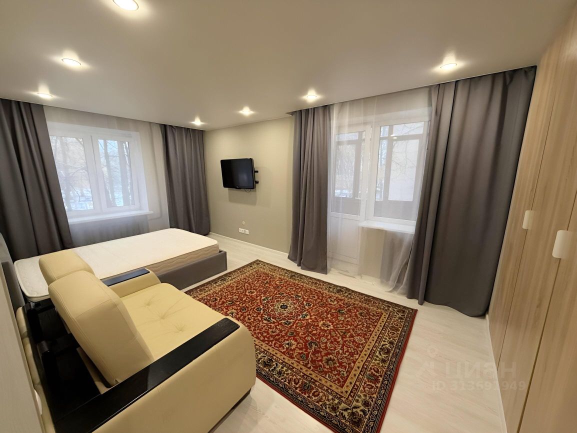 Аренда 1-комн квартиры на вторичном рынке Домодедово, площадь Гагарина, 6