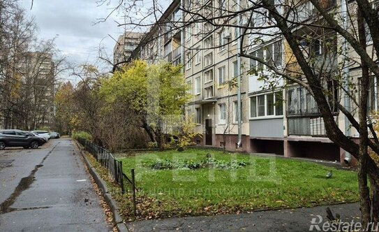 Продажа 3-комн квартиры на вторичном рынке Космонавтов пр-кт,  д. 28 к2