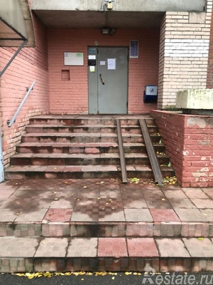 Продажа 1-комн квартиры на вторичном рынке Российский пр-кт,  д. 5