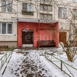 Продажа 1-комн квартиры на вторичном рынке улица Маршала Тухачевского,  д. 37