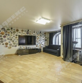 Продажа 4-комн квартиры на вторичном рынке ул Бассейная,  д. 7