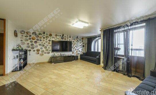 Продажа 4-комн квартиры на вторичном рынке ул Бассейная,  д. 7