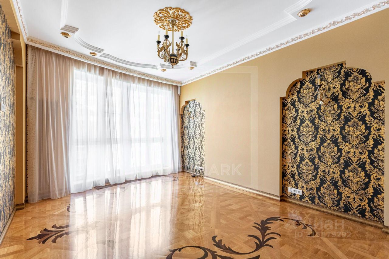 Продажа 4-комн квартиры на вторичном рынке Староволынская улица, 12к3