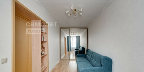 2-комн квартира улица Пилота Нестерова,  д. 11