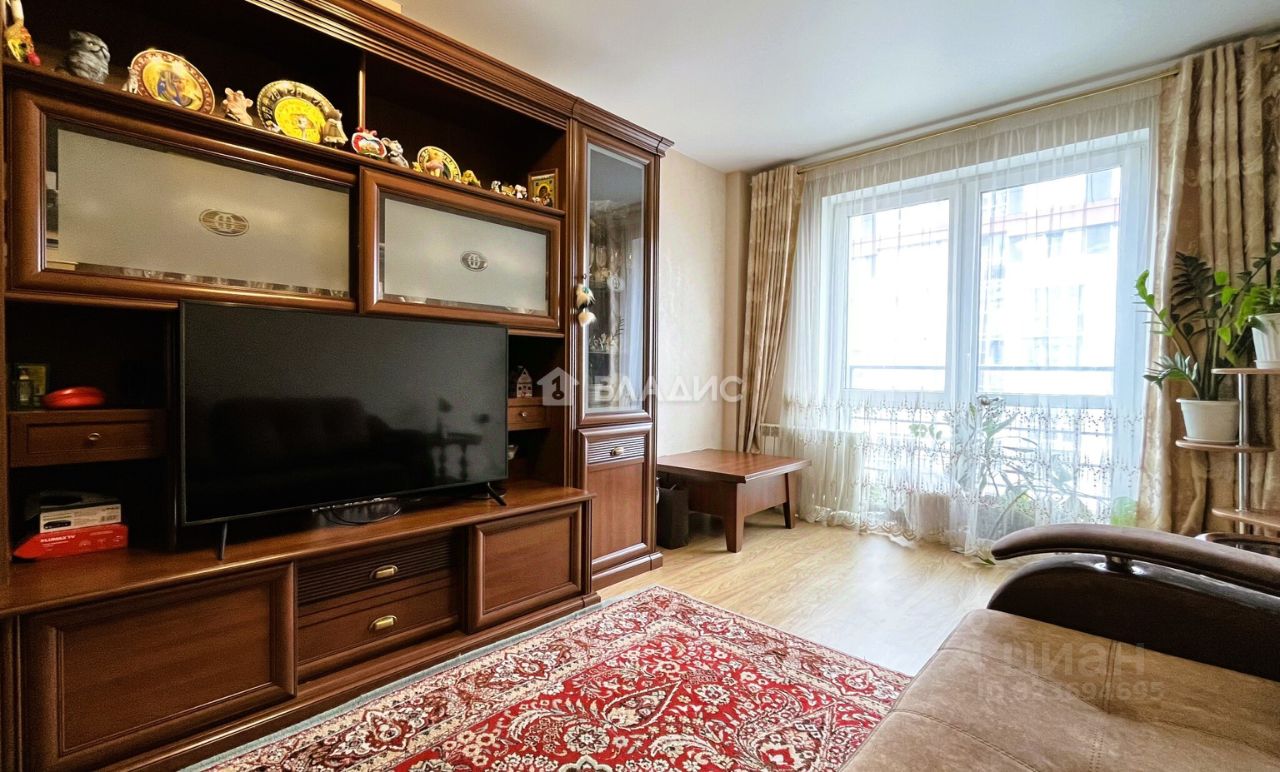 Продажа 2-комн квартиры на вторичном рынке Нахабино пгт, улица Белобородова, 12