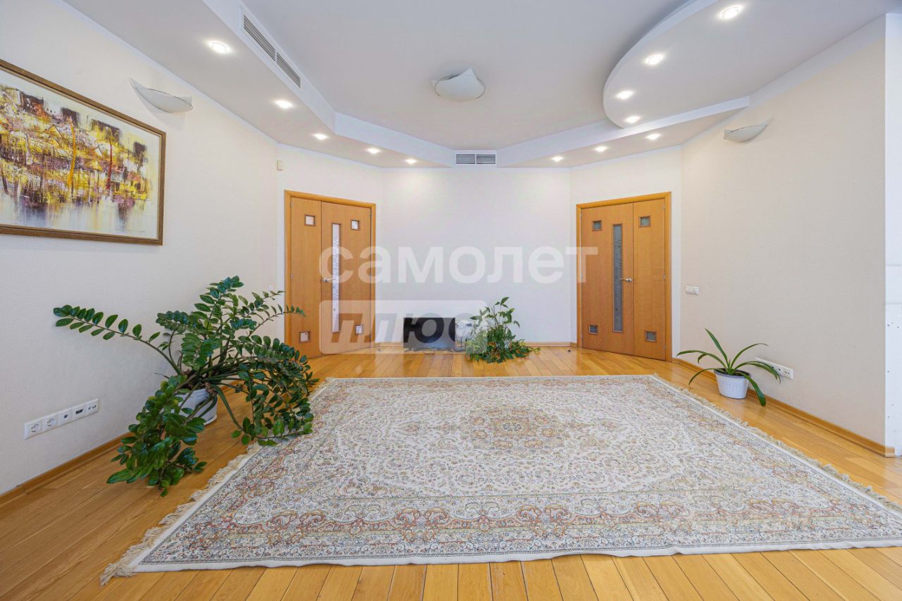 Продажа 4-комн квартиры на вторичном рынке улица Твардовского, 4К4