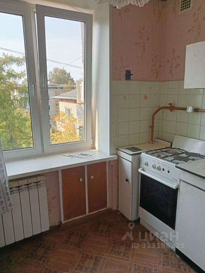 Продажа 2-комн квартиры на вторичном рынке Петергоф, бульвар Разведчика, 14к4