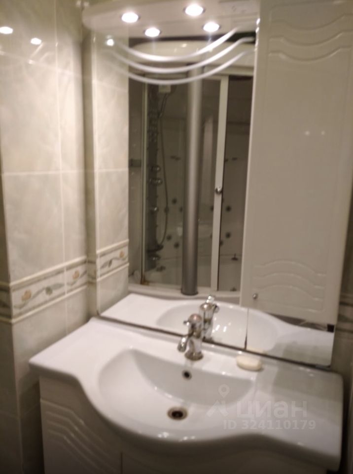 Продажа 4-комн квартиры на вторичном рынке Окская улица, 1К1