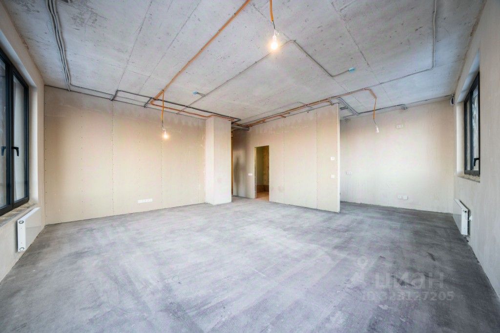 Продажа 2-комн квартиры на вторичном рынке улица Стахановцев, 1