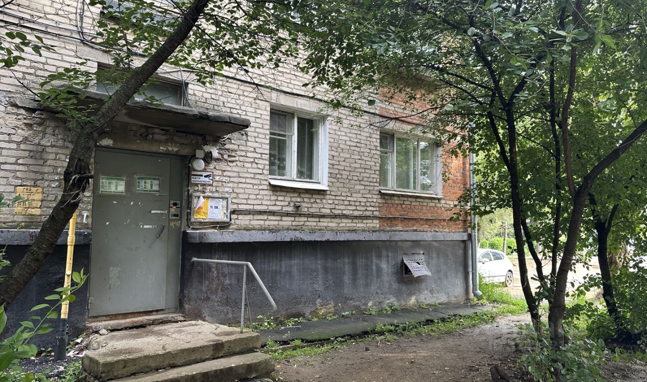 Продажа 2-комн квартиры на вторичном рынке Климовск мкр, улица Западная,  д. 10