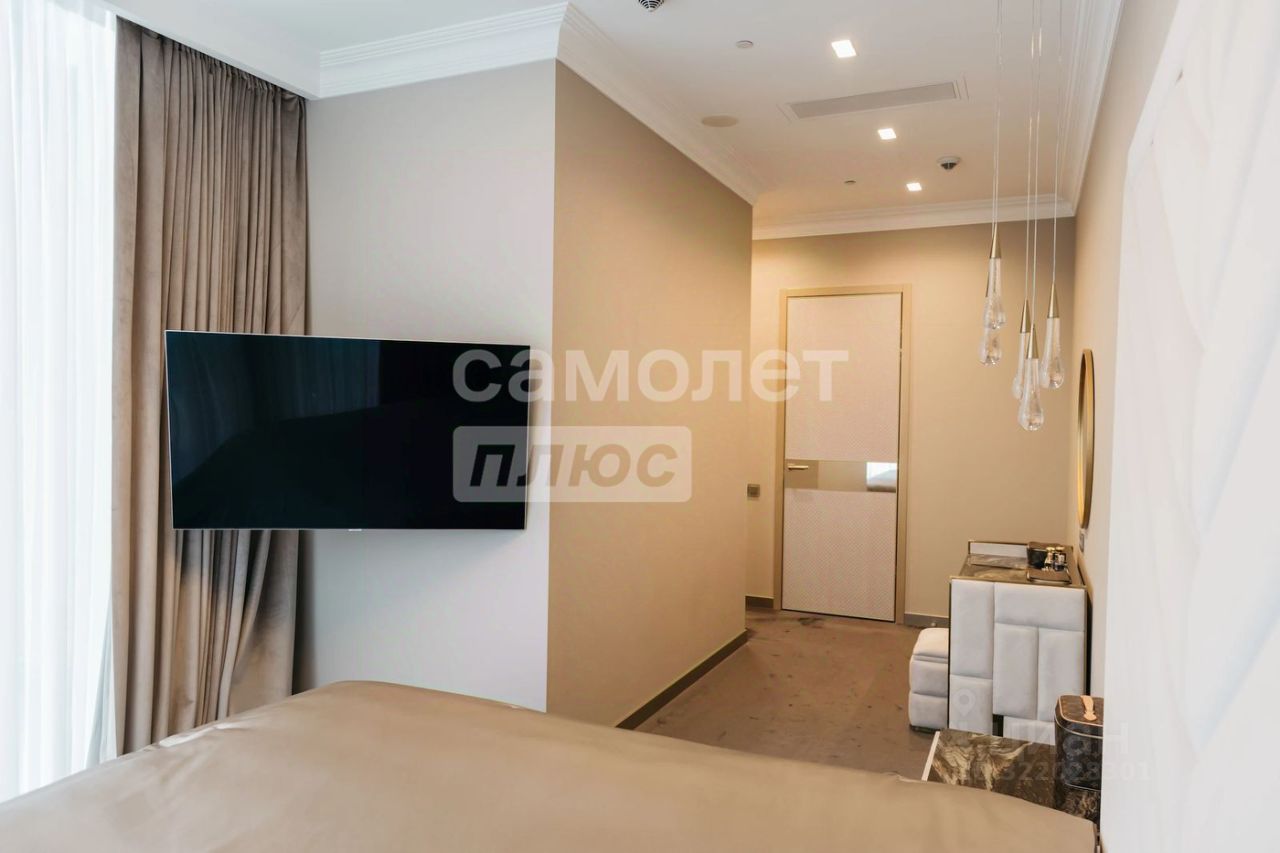 Продажа 4-комн квартиры на вторичном рынке 1-й Красногвардейский проезд, 22с2