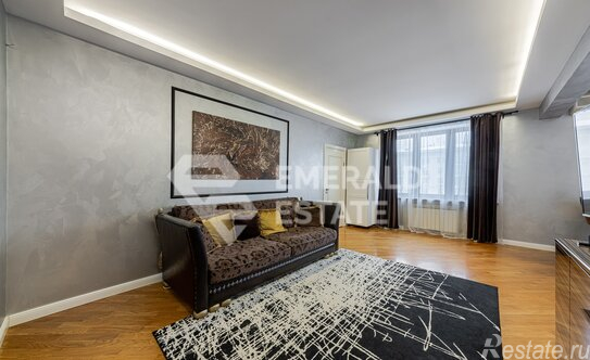 Продажа 4-комн квартиры на вторичном рынке Хлебозаводский проезд